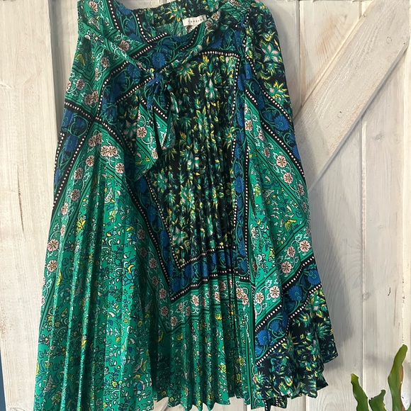 Topshop Asymmetrical Skirt in Green and Blue - Picture 3 of 7